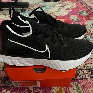Womens Nike Infinity React 8.5 NEW